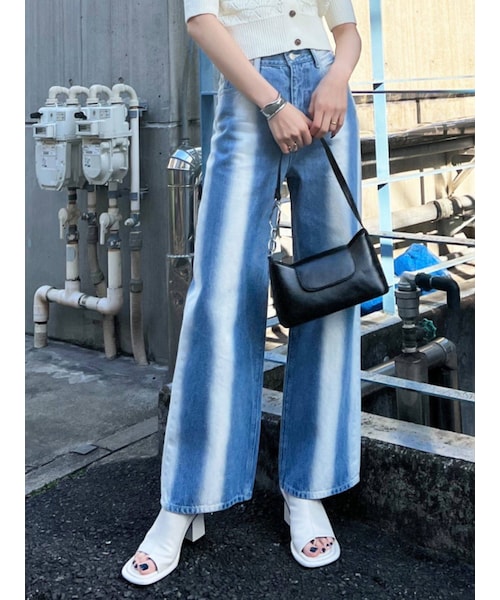 EMODA(エモダ)の「ストライプカラールーズジーンズ(デニムパンツ・ブルー/ブラック・S/M)」の1枚目の写真