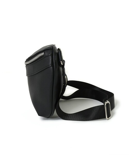 w closet(ダブルクローゼット)の「★先行予約★ミニポーチ付きボディバッグ【5月中旬入荷】(バッグ・レディース・ブラック/キャメル/ブルー・FREE)」の13枚目の写真