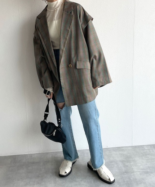 w closet(ダブルクローゼット)の「★先行予約★ミニポーチ付きボディバッグ【5月中旬入荷】(バッグ・レディース・ブラック/キャメル/ブルー・FREE)」の6枚目の写真