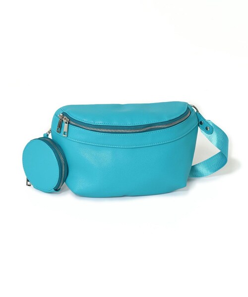 w closet(ダブルクローゼット)の「★先行予約★ミニポーチ付きボディバッグ【5月中旬入荷】(バッグ・レディース・ブラック/キャメル/ブルー・FREE)」の5枚目の写真