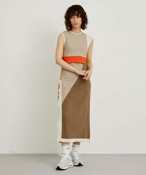 A + TOKYO(エープラストウキョウ)の「カラーブロッキングニットワンピ(ワンピース・レディース・GRY/BLK/BGE/TAN・1/2)」の3枚目の写真