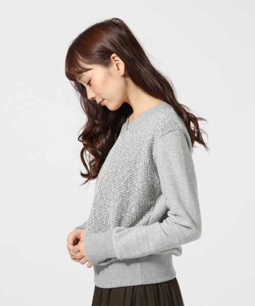 HARE（ハレ）の「ツイードキリカエＶネックプルオーバー（トップス・レディース・グレー/ネイビー・FREE）」の3枚目の写真