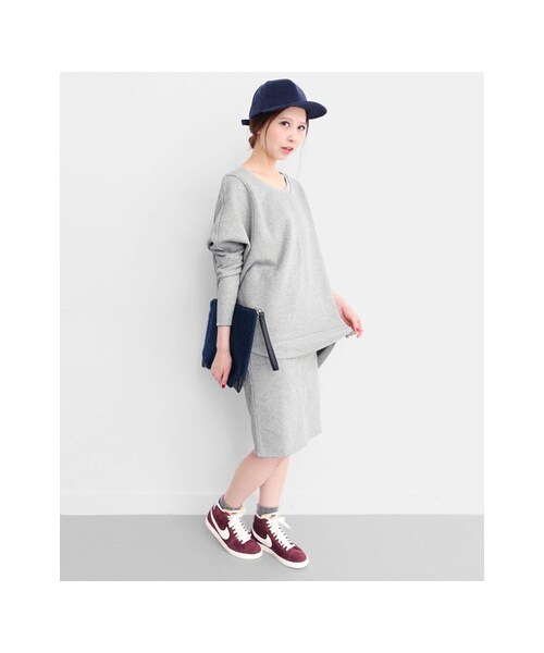 KBF（ケイビーエフ）の「WEB限定 EGGシルエットプルオーバー（トップス・レディース・BLACK/CHARCOAL/GRAY・one）」の19枚目の写真