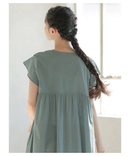 Green　Parks（グリーンパークス）の「・ESCAR アイレットティアードワンピース（ワンピース/ドレス・ブラック/グリーン・F）」の7枚目の写真