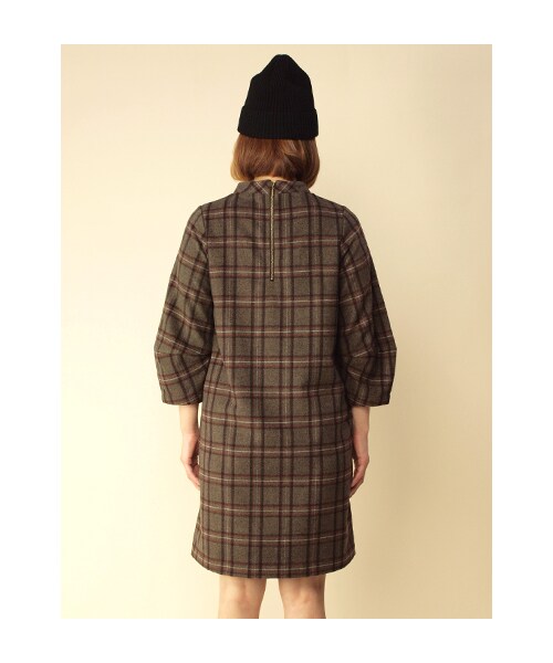 w closet（ダブルクローゼット）の「ウール混起毛チェックワンピース（ワンピース/ドレス・レディース・ブラウンベース/カーキベース・FREE）」の5枚目の写真