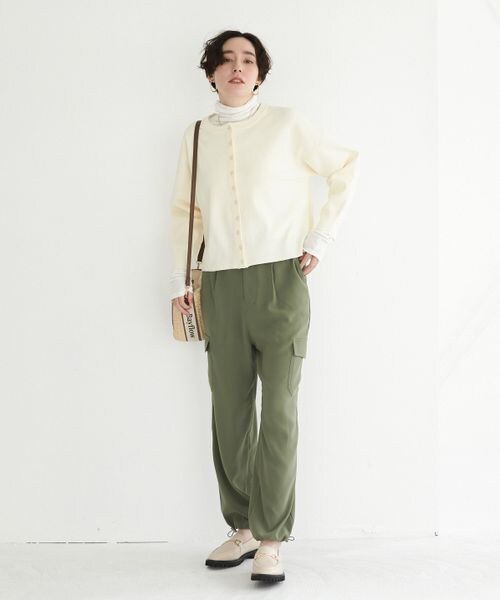 BAYFLOW(ベイフロー)の「カーゴパンツ(パンツ・レディース・アイボリー52/カーキ78/ネイビー88・2(S)/3(M))」の4枚目の写真