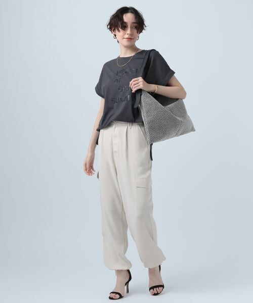 BAYFLOW(ベイフロー)の「カーゴパンツ(パンツ・レディース・アイボリー52/カーキ78/ネイビー88・2(S)/3(M))」の10枚目の写真