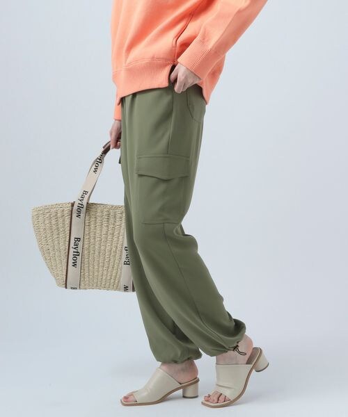 BAYFLOW(ベイフロー)の「カーゴパンツ(パンツ・レディース・アイボリー52/カーキ78/ネイビー88・2(S)/3(M))」の13枚目の写真