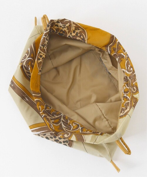 JOURNAL STANDARD relume（ジャーナルスタンダード　レリューム）の「別注キンチャクBAG SPECIAL：バッグ（バッグ・ベージュ/(027)/フリー/在庫あり）」の6枚目の写真