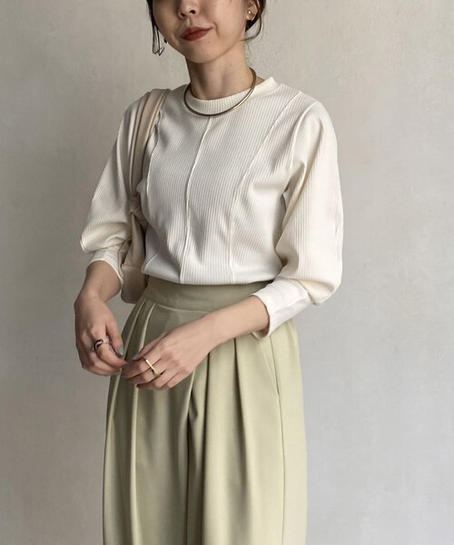 CAPRICIEUX LE'MAGE(カプリシューレマージュ)の「ウエストマークリブプルオーバー(Tシャツ/カットソー・レディース・ホワイト/ベージュ/チャコールグレー・F)」の2枚目の写真