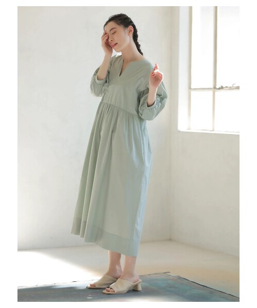 Green Parks(グリーンパークス)の「・ESCAR ボリュームスリーブシャツワンピース(ワンピース/ドレス・モカ/ネイビー/ミントグリーン・F)」の2枚目の写真