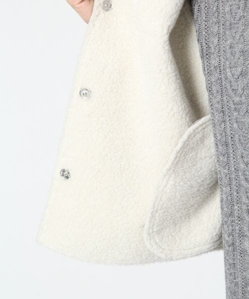 A part by（アパートバイ）の「Ｆムートンノーカラージャケット（ジャケット/アウター・レディース・ブラック/グレー・Ｍ/Ｌ）」の11枚目の写真