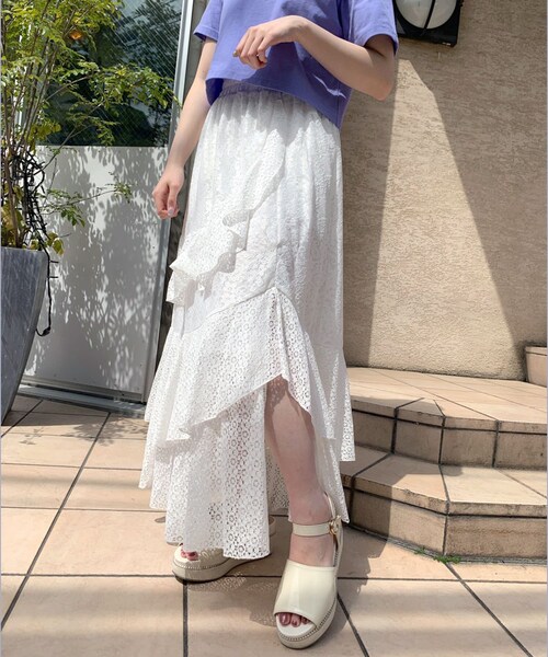 OLIVE des OLIVE(オリーブデオリーブ)の「ラッフルスリットスカート(スカート・レディース・オフホワイト/ピンク/ライトグレー・FREE)」の2枚目の写真