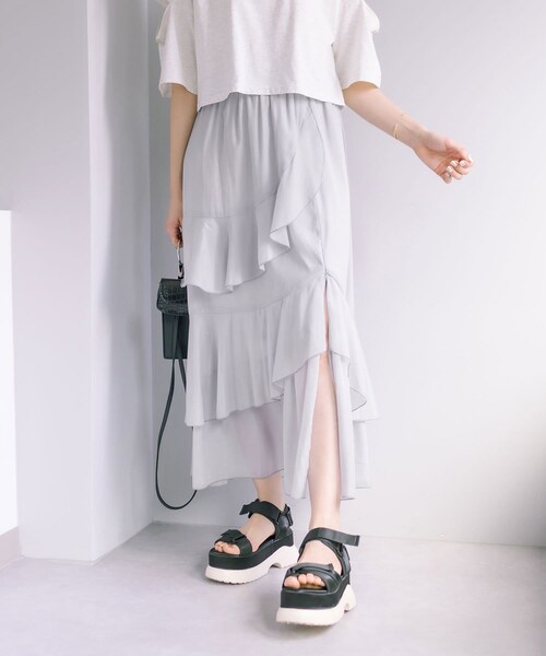 OLIVE des OLIVE(オリーブデオリーブ)の「ラッフルスリットスカート(スカート・レディース・オフホワイト/ピンク/ライトグレー・FREE)」の3枚目の写真