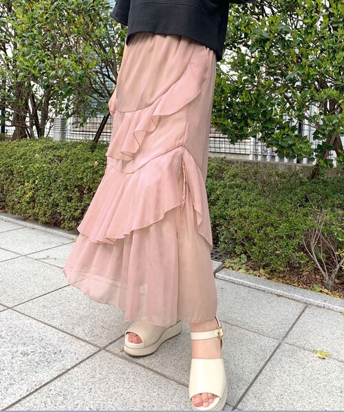 OLIVE des OLIVE(オリーブデオリーブ)の「ラッフルスリットスカート(スカート・レディース・オフホワイト/ピンク/ライトグレー・FREE)」の1枚目の写真