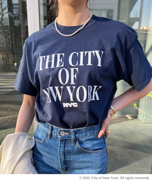SHENERY(シーナリー)の「【WEB限定】NYC Tee(Tシャツ/カットソー・ホワイト/ネイビー/ピンク・F)」の1枚目の写真