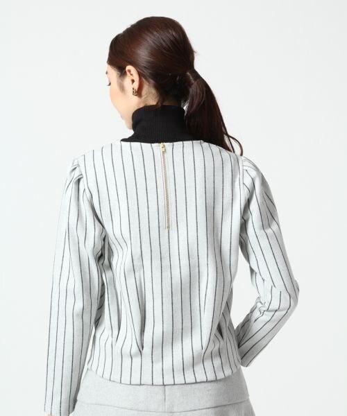 A part by（アパートバイ）の「ピンストライプパフプルオーバーロングスリーブ（トップス・レディース・ホワイト/ブラック/グレー・Ｆ）」の8枚目の写真