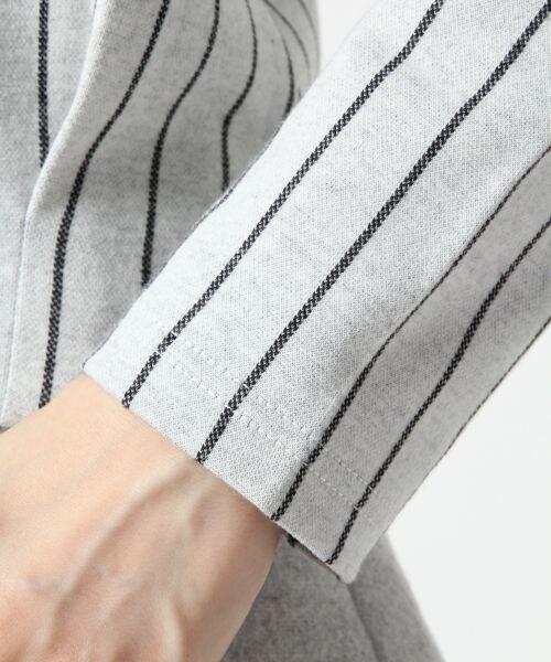A part by（アパートバイ）の「ピンストライプパフプルオーバーロングスリーブ（トップス・レディース・ホワイト/ブラック/グレー・Ｆ）」の11枚目の写真