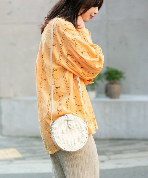 KBF+(ケービーエフプラス)の「KBF+ サークルかごBAG∴(その他・レディース・WHITE/NATURAL・one)」の1枚目の写真