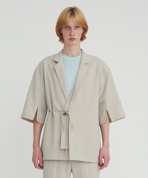 TAUPE(トープ)の「HALF SLEEVE LAYERED JACKET(その他アウター・メンズ・BLK/L.BGE・2/3)」の2枚目の写真