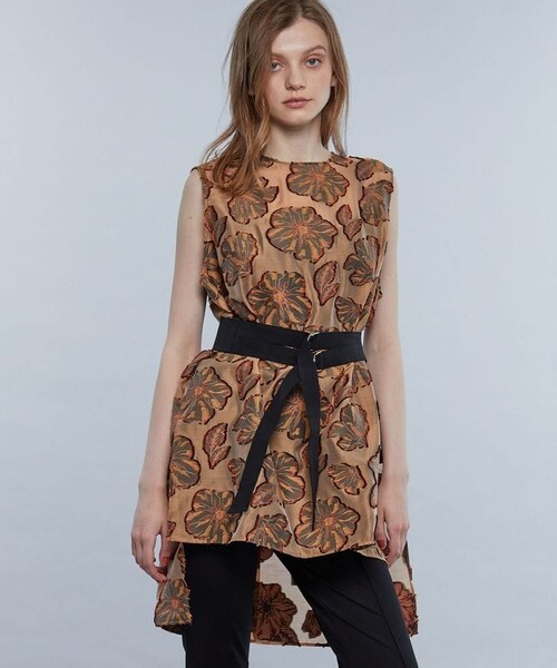 EBONY(エボニー)の「ローズオブシャロントップス E22SS/T-07(Tシャツ/カットソー・レディース・BLK/CML・2)」の2枚目の写真