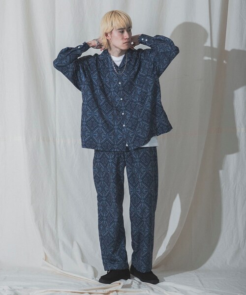 URBAN RESEARCH ID(アーバンリサーチ アイディー)の「URBAN RESEARCH iD 印花開領襯衫(トップス・メンズ・民族風圖騰/佩茲利花紋/大理石紋・M/L)」の4枚目の写真