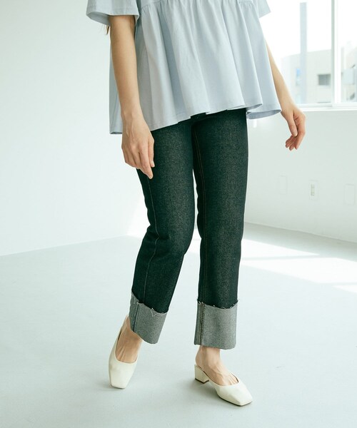 PUAL CE CIN(ピュアルセシン)の「ロールアップデニムパンツ(その他パンツ・レディース・インディゴブルー/ブラック・1/2)」の1枚目の写真