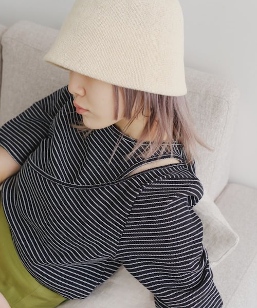 Kastane（カスタネ）の「カットアウトTee（Tシャツ/カットソー・レディース・オフホワイト/ブラック/グリーン/ピンク・F）」の2枚目の写真