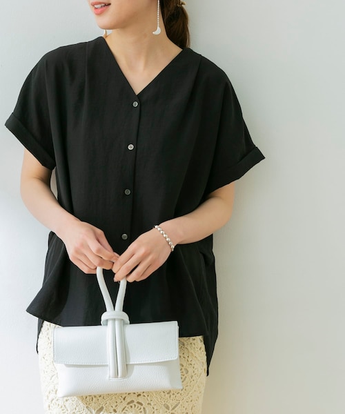 URBAN RESEARCH（アーバンリサーチ）の「エアリーVネック半袖