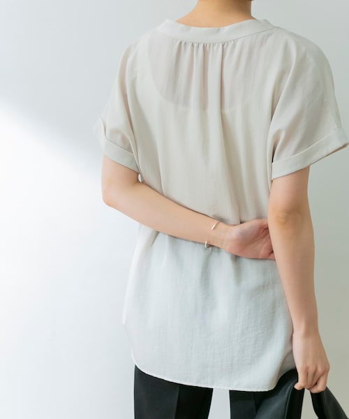 URBAN RESEARCH（アーバンリサーチ）の「エアリーVネック半袖