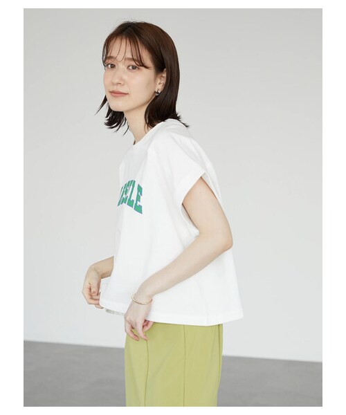 Green　Parks（グリーンパークス）の「・Petit Fleur カレッジロゴptTシャツ（トップス・オフホワイト/チャコールグレー/ブラック/グリーン・F）」の18枚目の写真