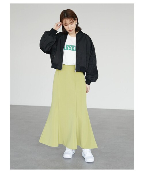 Green　Parks（グリーンパークス）の「・Petit Fleur カレッジロゴptTシャツ（トップス・オフホワイト/チャコールグレー/ブラック/グリーン・F）」の13枚目の写真