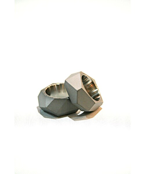 I(アイ)の「22design studio concrete ring / ROCK (コンクリートリング/ロック) 札幌セレクトショップNOIR(トートバッグ・メンズ・その他)」の1枚目の写真