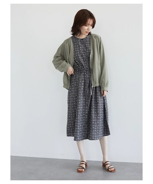 Green Parks(グリーンパークス)の「小花柄ワンピース(ワンピース/ドレス・ブラック/ブルー・F)」の10枚目の写真