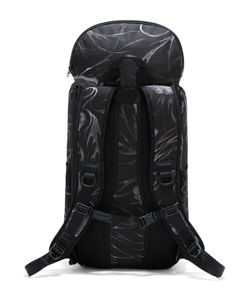 Yohji Yamamoto（ヨウジヤマモト）の「Yohji Yamamoto × NEW ERA RUCKSACK2（バッグ・メンズ・BLACK/01・03）」の4枚目の写真