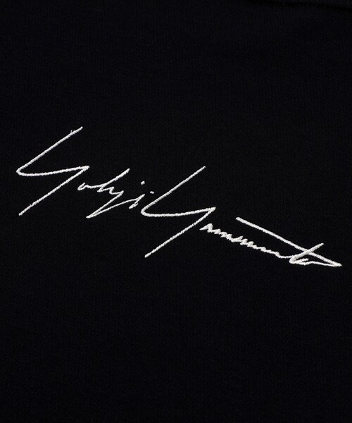 Yohji Yamamoto（ヨウジヤマモト）の「Yohji Yamamoto × NEW ERA ROUND HEM S/S TEE（トップス・メンズ・BLACK/01・03/04）」の2枚目の写真