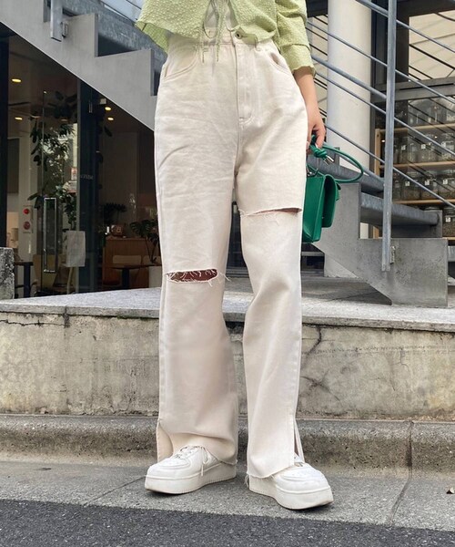 one after another NICE CLAUP(ワンアフターアナザーナイスクラップ)の「ダメージワイドパンツ(その他パンツ・レディース・アイボリー/ピンク/ブルー/ブラック・1/2)」の2枚目の写真