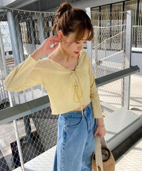 one after another NICE CLAUP（ワンアフターアナザーナイスクラップ）の「シアーショート羽織り（シャツ/ブラウス・レディース・オフホワイト/イエロー/グリーン/ブラック・0）」の3枚目の写真