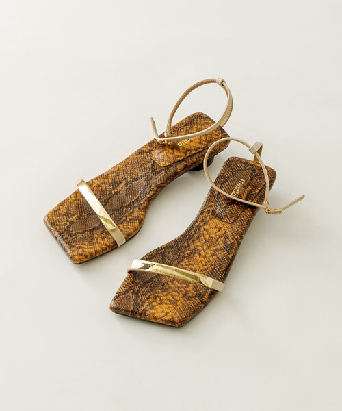 mystic（ミスティック）の「ゴールドプレートサンダル（サンダル・レディース・ベージュ/グリーン/ブラウン・36/37/38）」の2枚目の写真