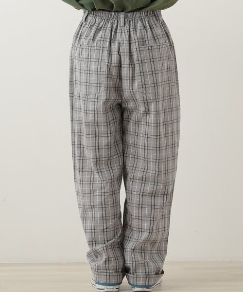 DOUBLE NAME（ダブルネーム）の「チェックゆるテーパードパンツ（パンツ・レディース・クロ/グリーン/グレー・FREE）」の9枚目の写真
