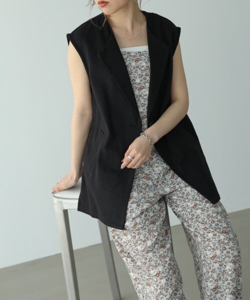 RAY CASSIN（レイカズン）の「リネンミックスノーカラージレベスト（ジャケット/アウター・レディース・キナリ/スミクロ/サンドベージュ・FREE）」の2枚目の写真