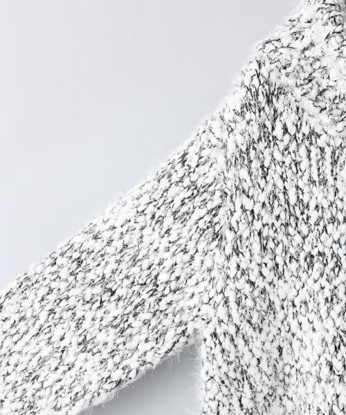 JEANASIS（ジーナシス）の「1.5Gフェザーヤーンプルオーバー（トップス・レディース・ホワイト系/ブラック系/グレー系・FREE）」の6枚目の写真