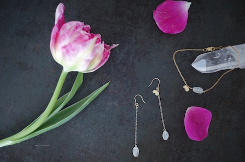 atelier bloom（アトリエブルーム）の「ちょうちょ水晶ピアス/2016SS（ピアス（両耳用）・レディース・ゴールド・FREE）」の2枚目の写真