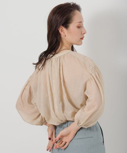 BABYLONE（バビロン）の「シャイニーボイル2WAYブラウス（トップス・レディース・ブラック19/ライトベージュ56/モカ59・FREE）」の6枚目の写真