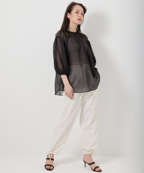 BABYLONE（バビロン）の「シャイニーボイル2WAYブラウス（トップス・レディース・ブラック19/ライトベージュ56/モカ59・FREE）」の20枚目の写真