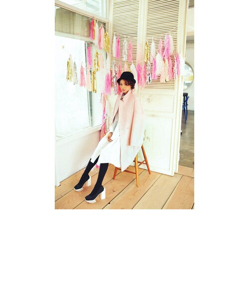 STYLENANDA(スタイルナンダ)の「オーバーサイズダブルチェスターコート(ジャケット/アウター・レディース・ネイビー/カーキ/ベージュ/オレンジ/ピンク/レッド/ブラック/チャコール・フリーサイズ)」の5枚目の写真