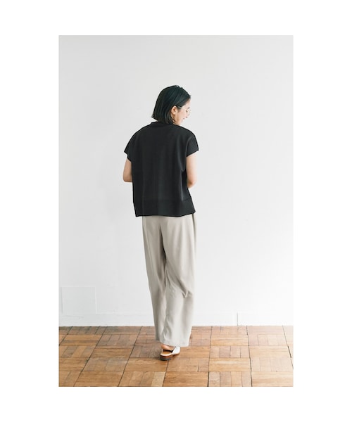 avecmoi(アヴェクモワ)の「アヴェクモワ ポロ衿ニットトップス〈黒〉(レディースファッション > トップス > その他トップス・レディース・ブラック・(身幅61/総丈56cm)/(身幅64/総丈56cm)/(身幅58/総丈56cm)/(身幅55/総丈56cm))」の5枚目の写真
