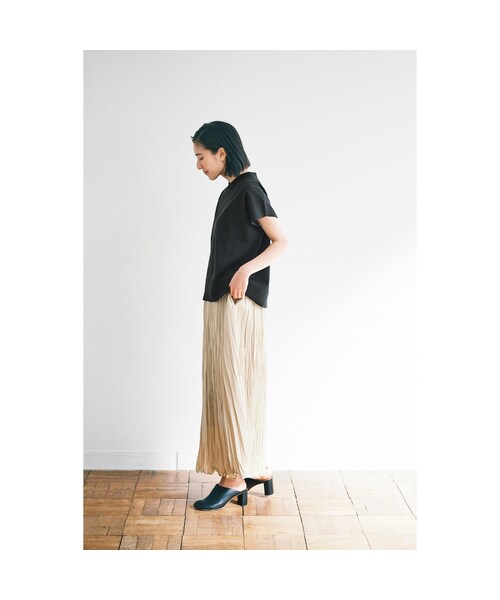 avecmoi(アヴェクモワ)の「アヴェクモワ ポロ衿ニットトップス〈黒〉(レディースファッション > トップス > その他トップス・レディース・ブラック・(身幅61/総丈56cm)/(身幅64/総丈56cm)/(身幅58/総丈56cm)/(身幅55/総丈56cm))」の8枚目の写真