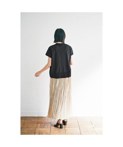 avecmoi(アヴェクモワ)の「アヴェクモワ ポロ衿ニットトップス〈黒〉(レディースファッション > トップス > その他トップス・レディース・ブラック・(身幅61/総丈56cm)/(身幅64/総丈56cm)/(身幅58/総丈56cm)/(身幅55/総丈56cm))」の9枚目の写真