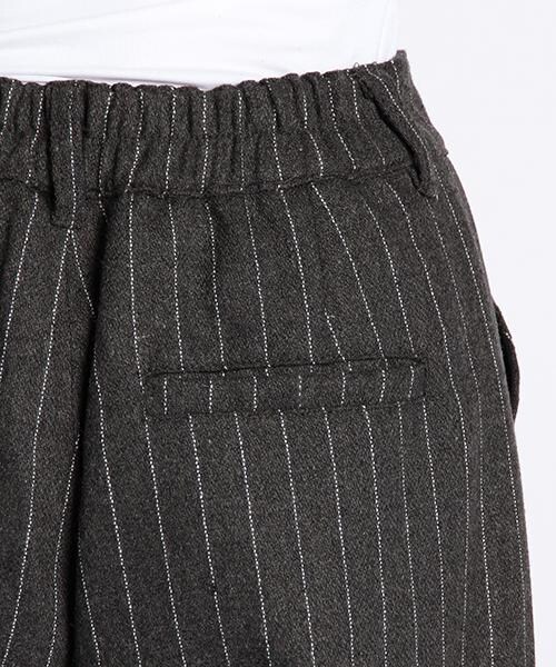 DOUBLE NAME(ダブルネーム)の「ワイドクロップド丈パンツ(無地/ストライプ)(パンツ・レディース・チャコールグレー/柄A/柄B・FREE)」の7枚目の写真